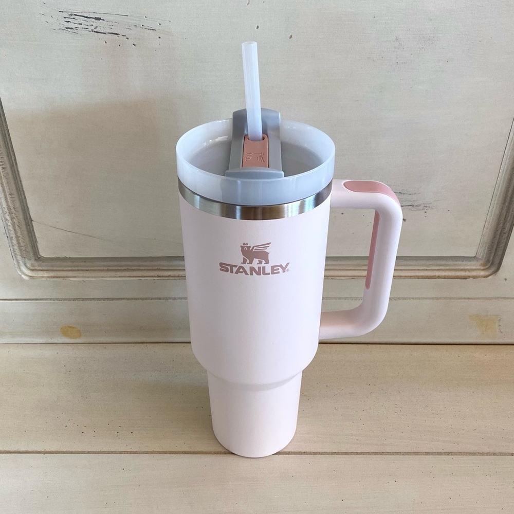 NWT Rose Quartz 40 oz. Stanley Quencher H2.0 Flowstate Tumbler - Picture 2 of 6